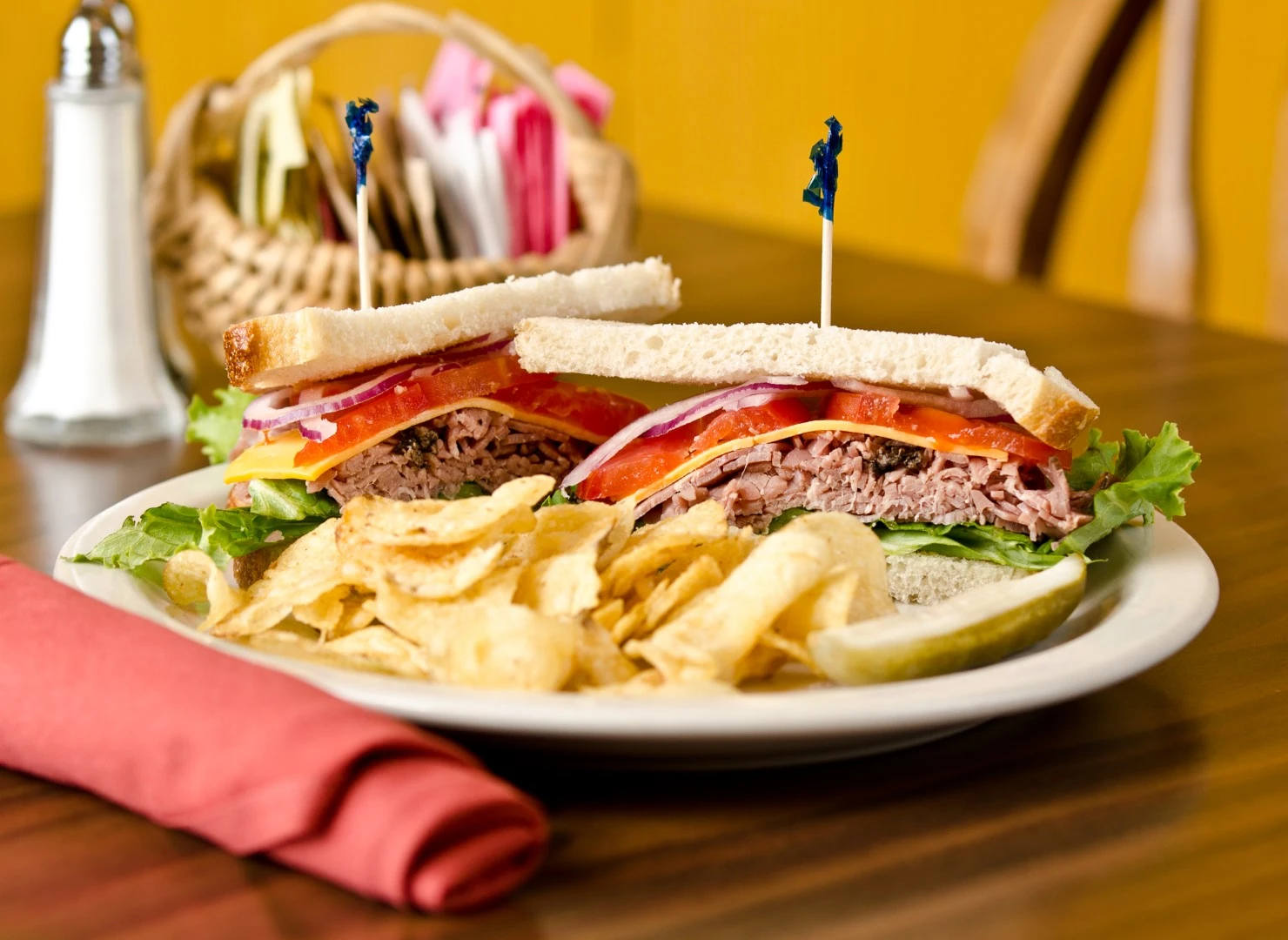 A Soup Spoon sandwich with kettle chips